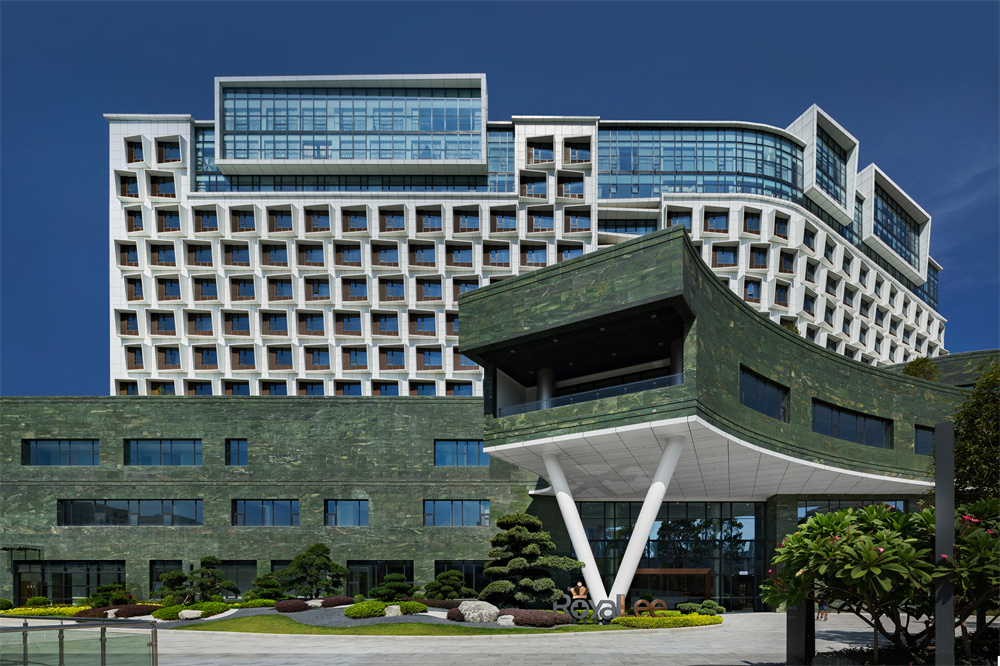 合作医疗环境的建筑外观